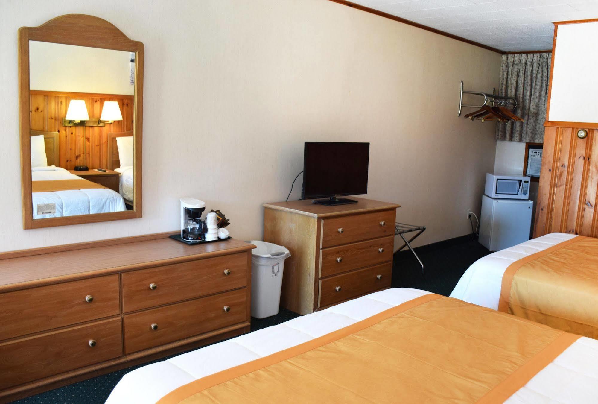 Wakita Court Motel Queensbury Eksteriør bilde
