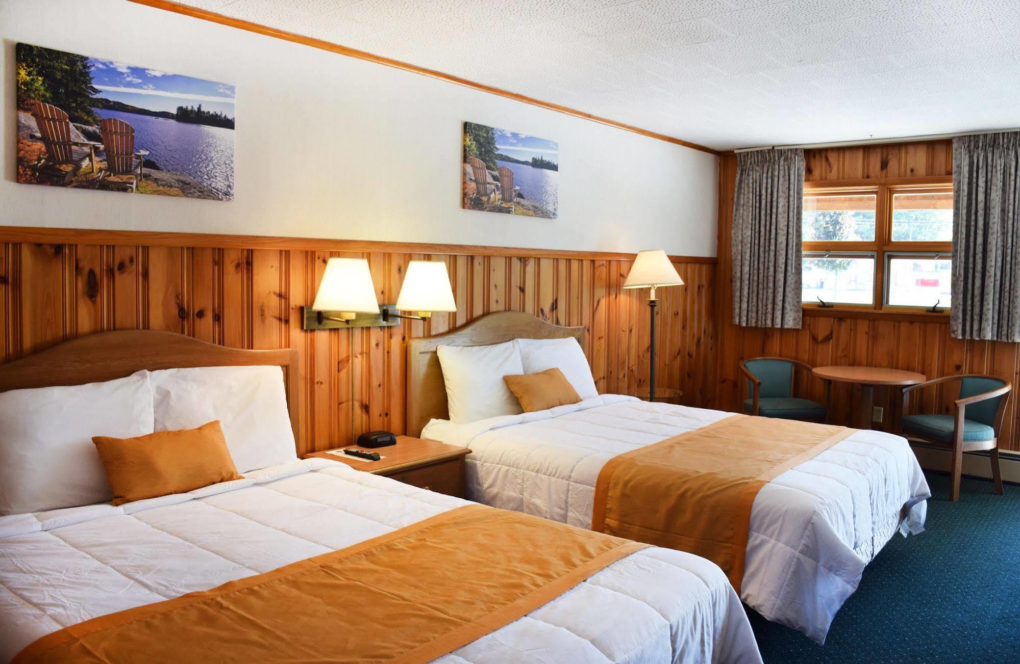 Wakita Court Motel Queensbury Eksteriør bilde